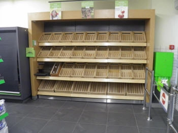 regál pro květiny s drenáží
