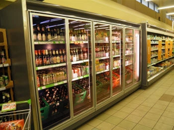 chladicí regál s automatickým odmrazováním