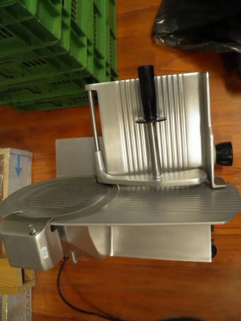 obchodní vozík elektrický s motorem
